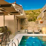 Paramithenio Village & Lejlighedshotel 4*