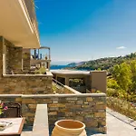 Lejlighedshotel Paramithenio Village & Agioi Apostoloi (Evia)