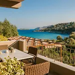 Paramithenio Village & 4* Agioi Apostoloi (Evia)