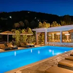 Paramithenio Village & 4* Agioi Apostoloi (Evia)