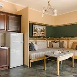 Paramithenio Village & 4* Agioi Apostoloi (Evia)
