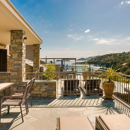 Paramithenio Village & Aparthotel 4*