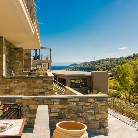 Lägenhetshotell Paramithenio Village & Agioi Apostoloi (Evia)