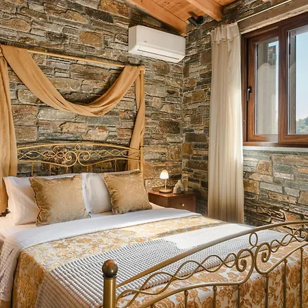 Lejlighedshotel Paramithenio Village & 4*