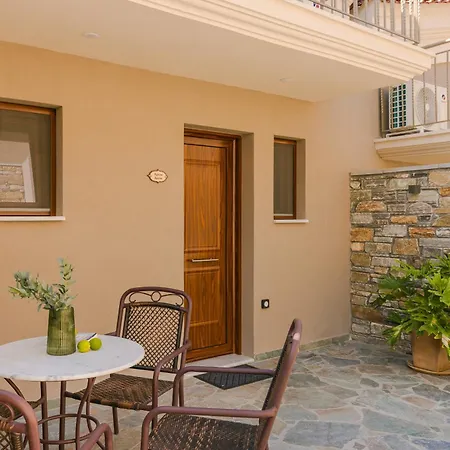 Paramithenio Village & Lägenhetshotell Agioi Apostoloi (Evia)