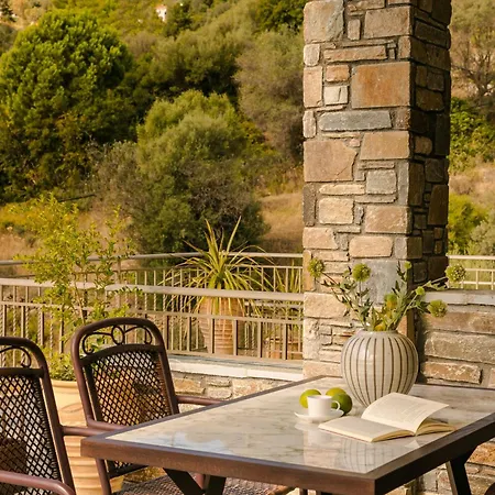 Paramithenio Village & 4* Айи-Апостоли