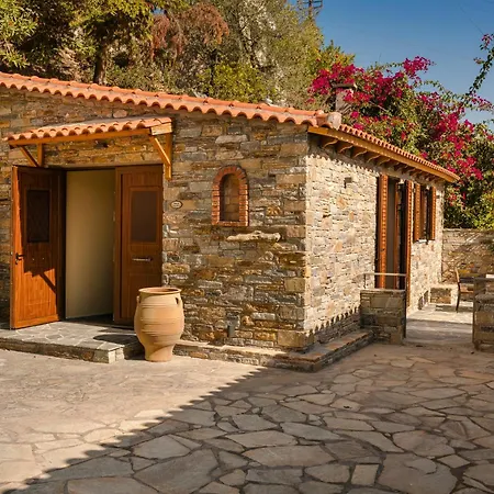 Paramithenio Village & Lägenhetshotell Agioi Apostoloi (Evia)