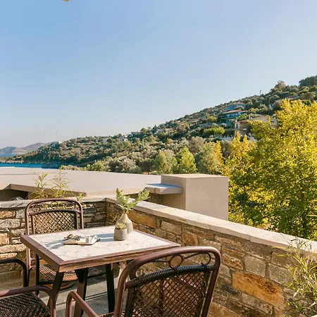 Paramithenio Village & 4*