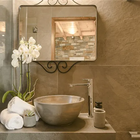 Ξενοδοχείο με διαμερίσματα Paramithenio Village &