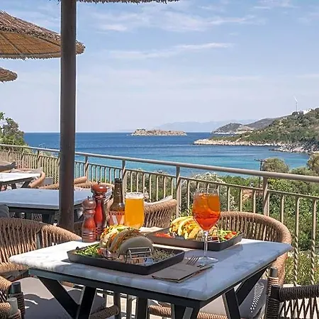 Paramithenio Village & 4* Agioi Apostoloi (Evia)