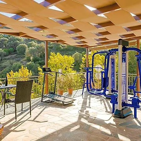 Paramithenio Village & 4* Agioi Apostoloi (Evia)