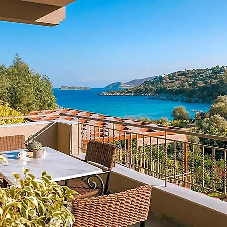 Lägenhetshotell Paramithenio Village & Agioi Apostoloi (Evia)
