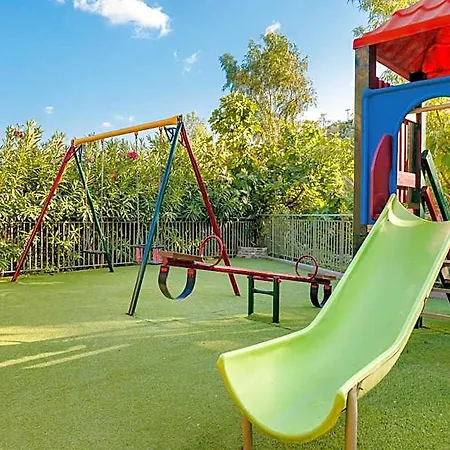 Paramithenio Village & Lägenhetshotell