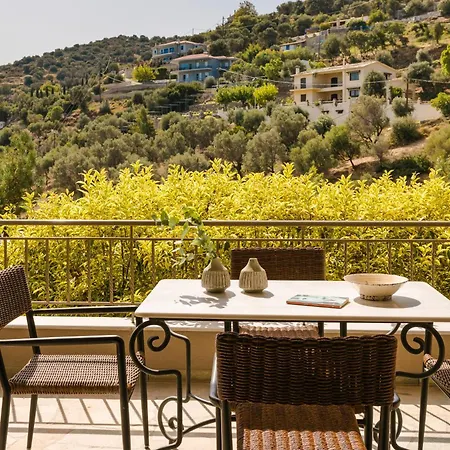 Paramithenio Village & 4*