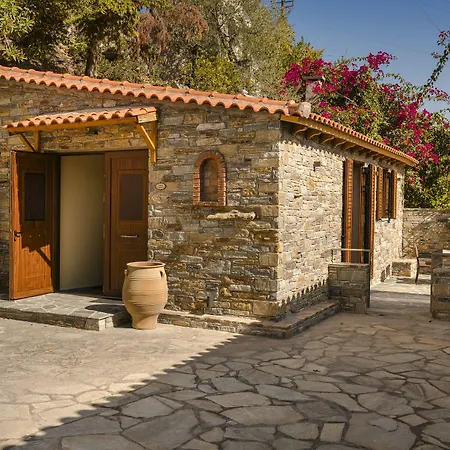 Paramithenio Village & מלון דירות 4*
