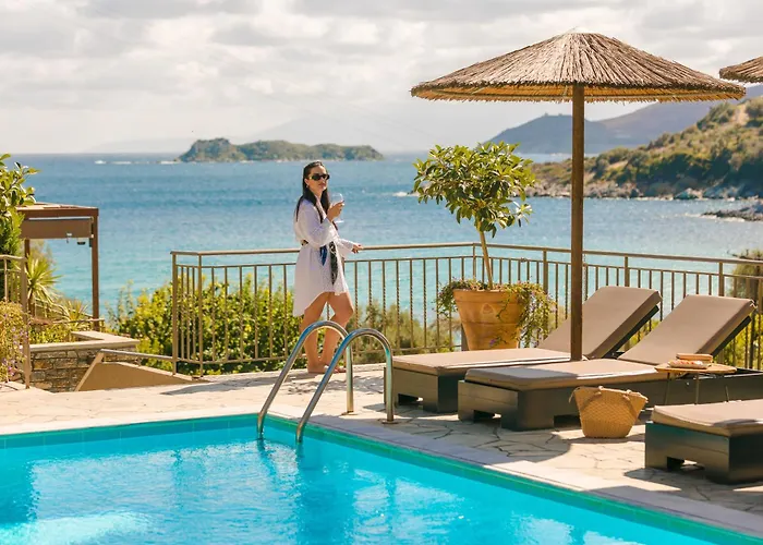 Paramithenio Village & 4* Agioi Apostoli